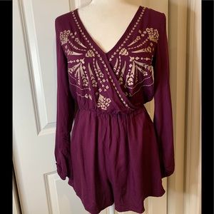NWOT  Mi ami Embroidered Long Sleeve Romper